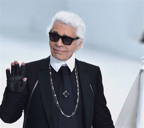 morre estilista da chanel|Morre o estilista Karl Lagerfeld, o “kaiser” da moda.